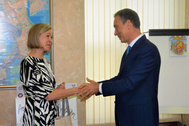 </TD
>Днес кметът проведе среща с Нейно Превъзходителство г-жа Кристиина Кувая-Ксантопулос,