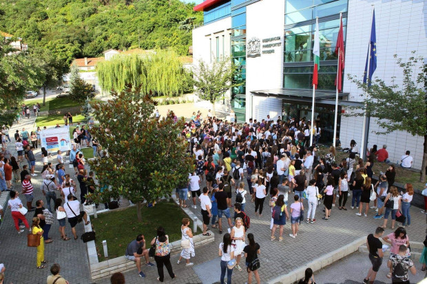 TD Започват кандидатстудентските изпити за прием в Медицински университет – Пловдив