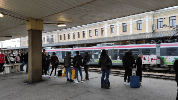 TD Пътниците на бързия влак в 14 50 часа за София