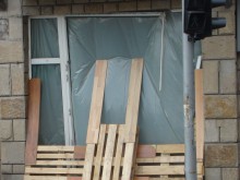 Пиян грък влезе в магазин с автомобила си тази нощ