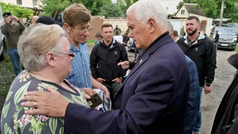 Майк Пенс се среща с Володимир Зеленски в изненадващо пътуване до Украйна