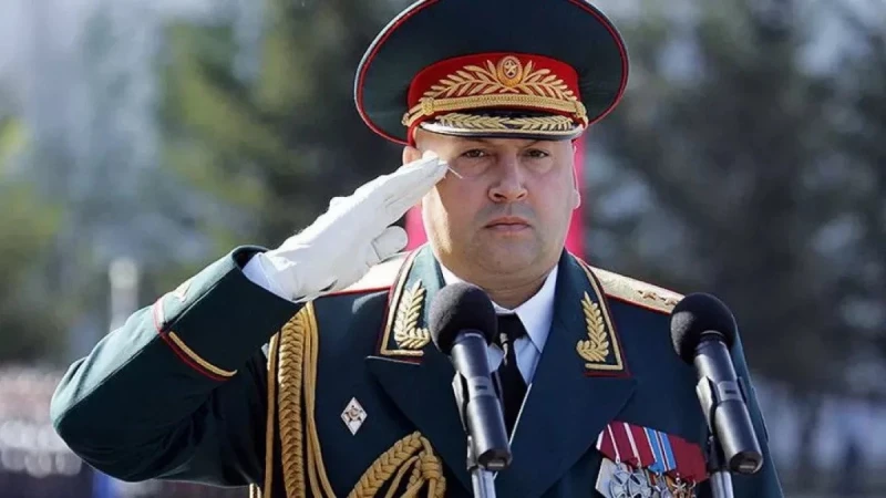 Генерал Суровикин е бил таен ВИП член на "Вагнер"