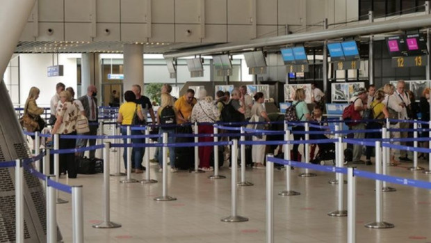 Самолетни билети на промоция за полети през юли пуснаха авиокомпании.Оферти