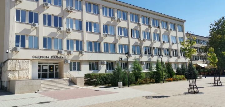 Искат постоянен арест за задържания за подкуп съдия