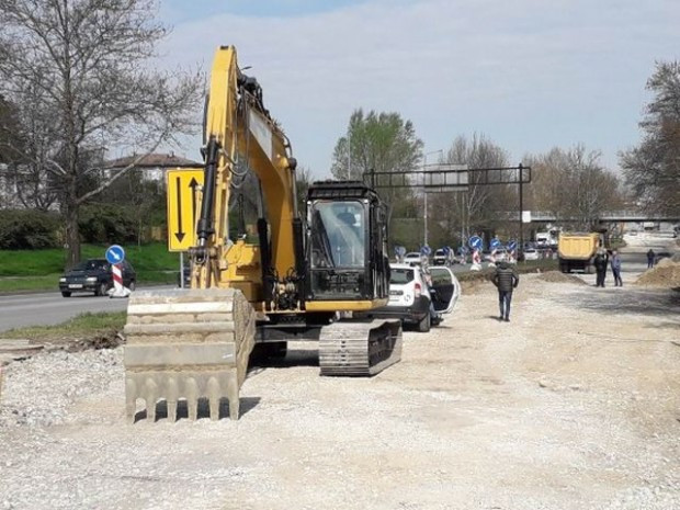 TD Читател на Plovdiv24 bg сигнализира че на Голямоконарско шосе няма строителни
