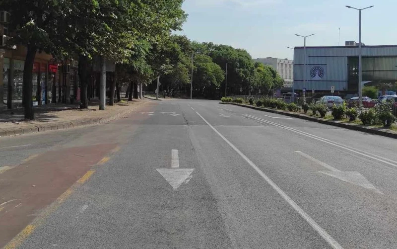 Това Пловдив ли е? Няма жива душа по улиците, автомобили - също