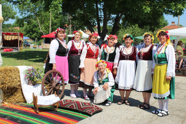 TD Десетки участници и гости на село Сандрово станаха част от