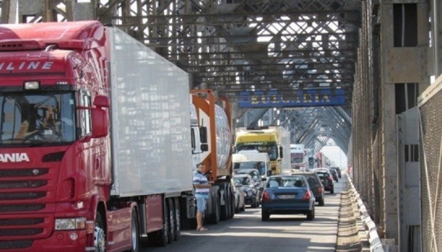 Интензивен е трафикът на граничните контролно пропускателни пунктове ГКПП с Румъния