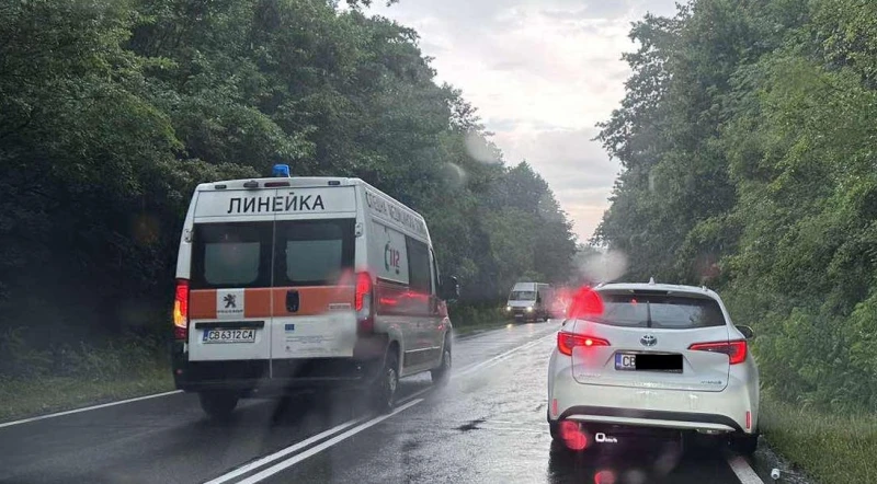 Тежък инцидент между Китен и Приморско, движението е спряно