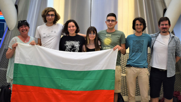 Тази седмица най добрите български ученици по биология участват в