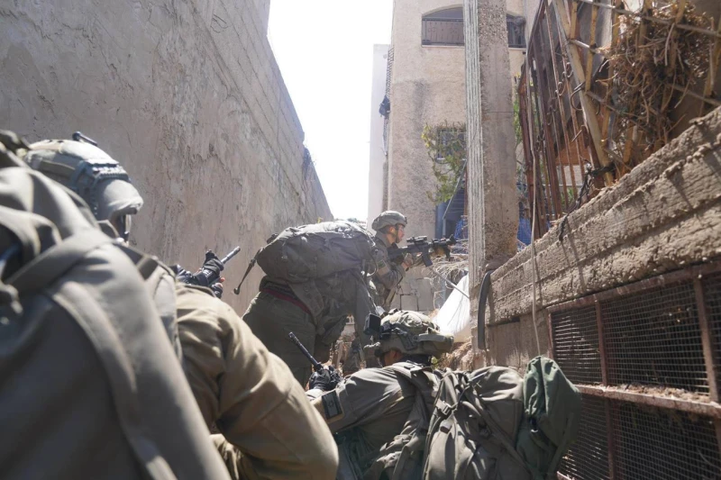 Най-малко хиляда войника щурмуват Дженин, Израел провежда най-голямата операция в Западния Бряг от 2002 година