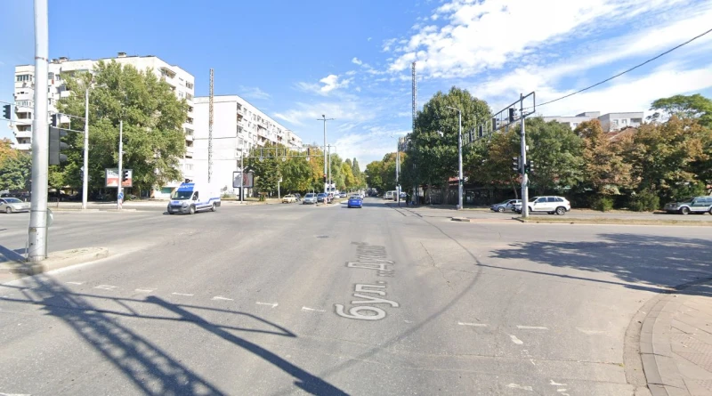 Оживено кръстовище в Пловдив остана без светофари!