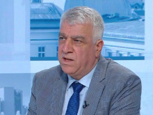 Проф. Гечев: Още от този месец минималната заплата да е 50% от средната