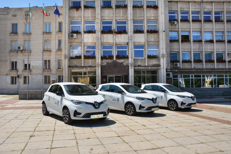 Три нови електромобили подпомагат социалните и контролните дейности в Габрово