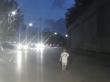 Като от филм на ужасите: Това детенце се размина на косъм!