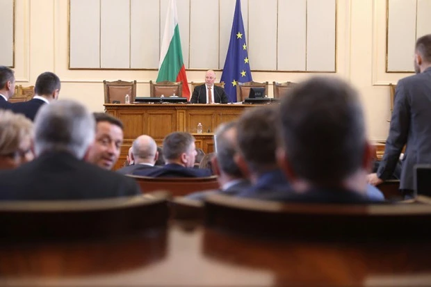 Депутати решават дали да се проведе референдум за българския лев
