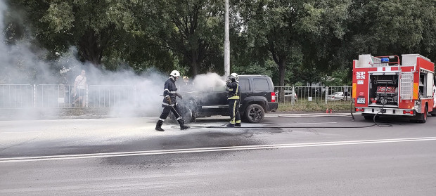 Автомобил се запали тази вечер на бул Сливница разбра Varna24 bg  Във фейсбук