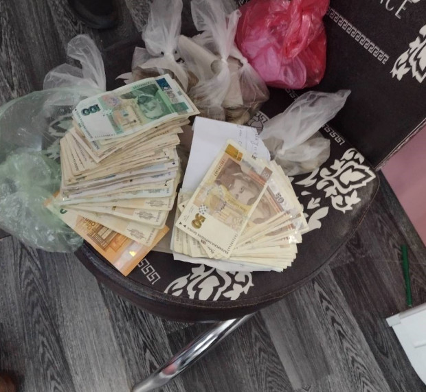 Престъпна група, занимавала се с пране на пари и трафик
