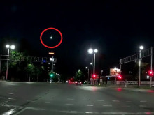 Камера в автомобил на кръстовище в Пловдив засне падащия метеорит