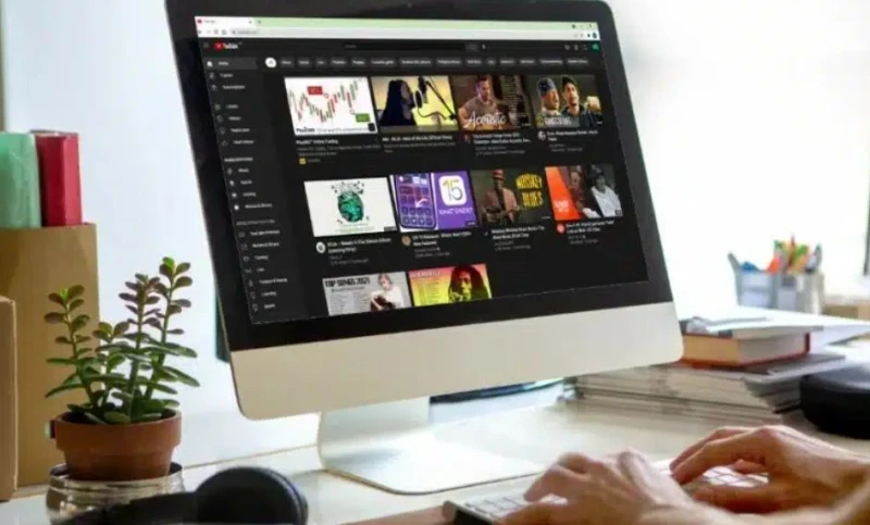 YouTube � ������ �������������