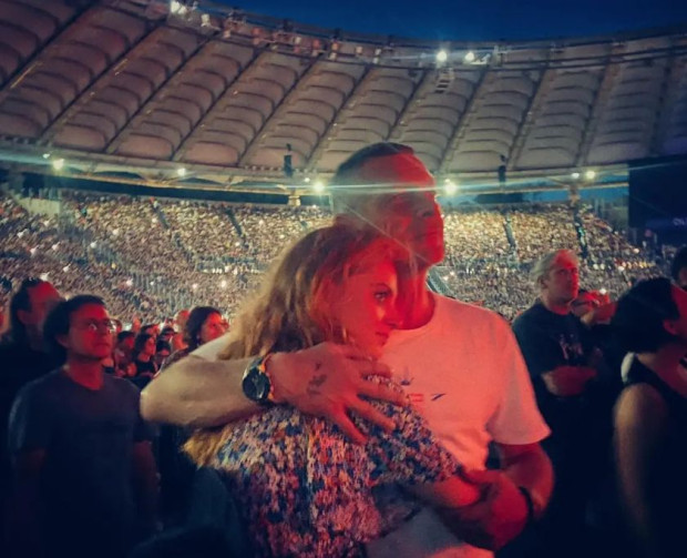 Актьорът Юлиян Вергов заведе дъщеря си Алена на грандиозен концерт