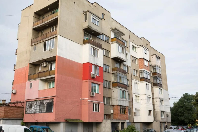 Може ли съседът, без разрешение на етажната собственост, да си санира апартамента?