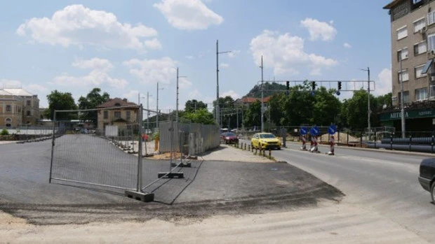 Предстоят месеци на още много спирания на водата в района на Централна гара