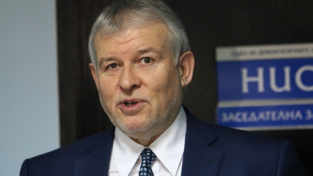 Румен Христов: Коалицията скърца много сериозно, води се битка за всяка позиция