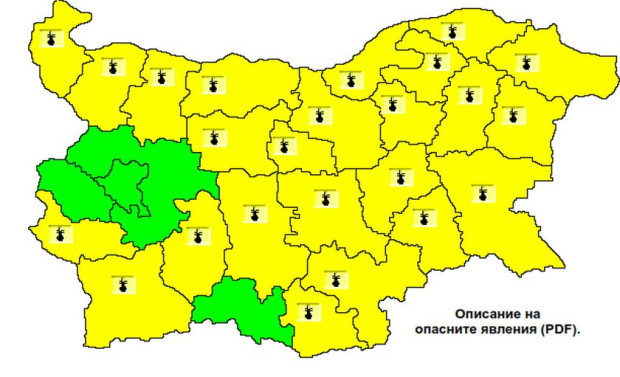 Жълт код и предупреждение за горещо време е обявен в 24 области в страната за