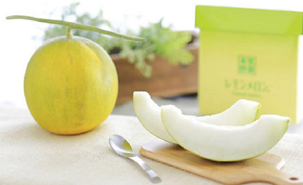 Японски фермери кръстосаха два плода и получиха лимонов пъпеш с