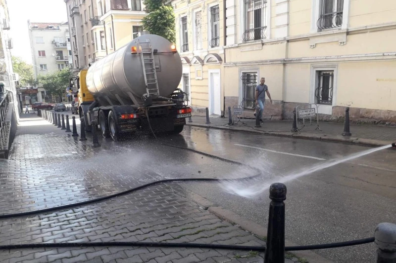 Започва поетапно миене на централни софийски улици