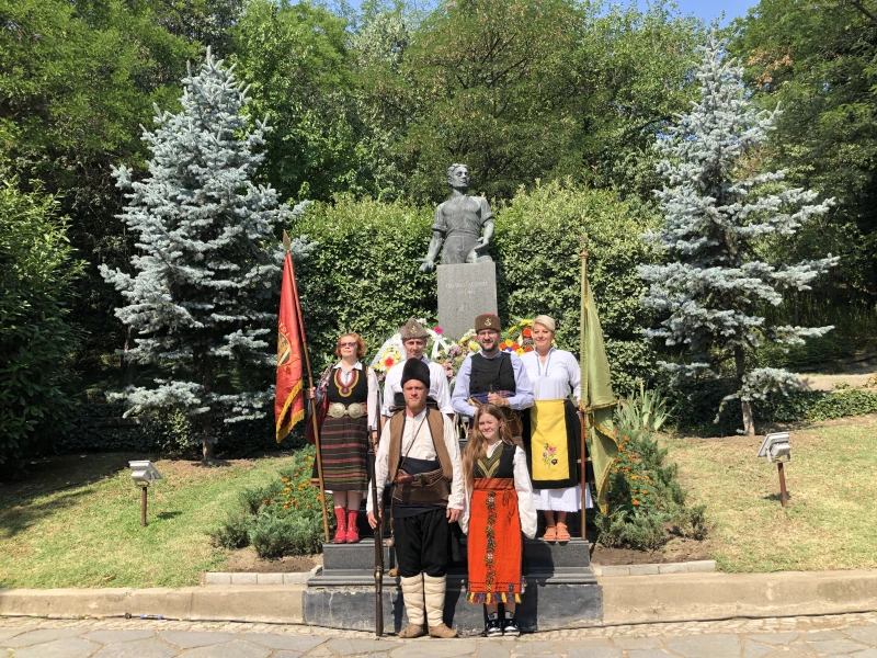 Срам: Малцина пловдивчани се преклониха пред Левски