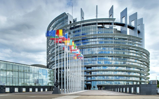 Комисията по петиции на Европейския парламент обсъди петициите на двама