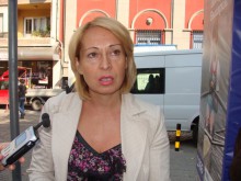 Райна Петрова търси парично обезщетение от ПУ за бараките на "К. Пеев"