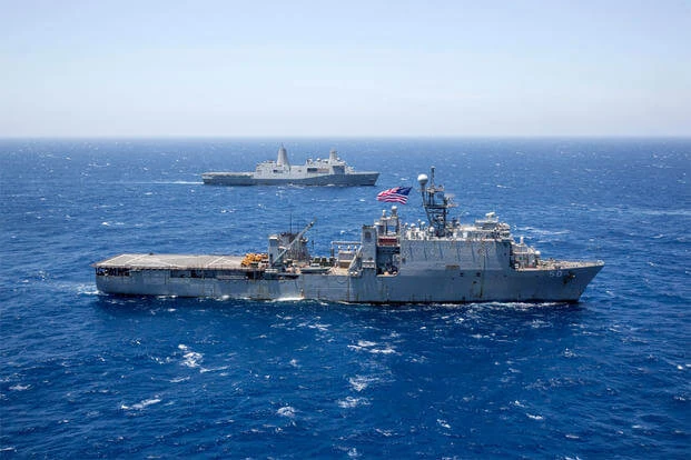 САЩ изпращат военни кораби и морски пехотинци в Персийския залив