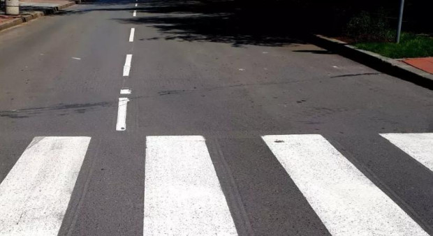 Шофьор помете 8-годишно дете на пешеходна пътека в Севлиево.Момченцето е