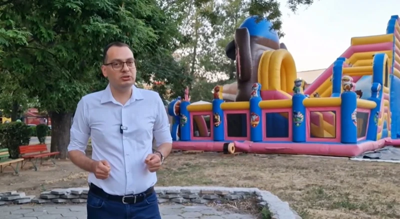 Общинска детска площадка се оказа платена, родители се вдигнаха на протест