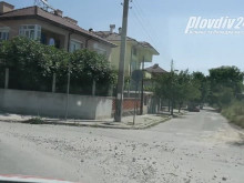 След публикация в Plovdiv24.bg спешно ремонтират улица в Прослав