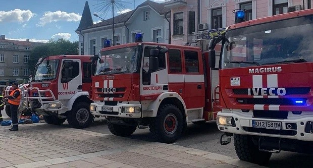 Двама души са с тежки изгаряния след пожар в камион