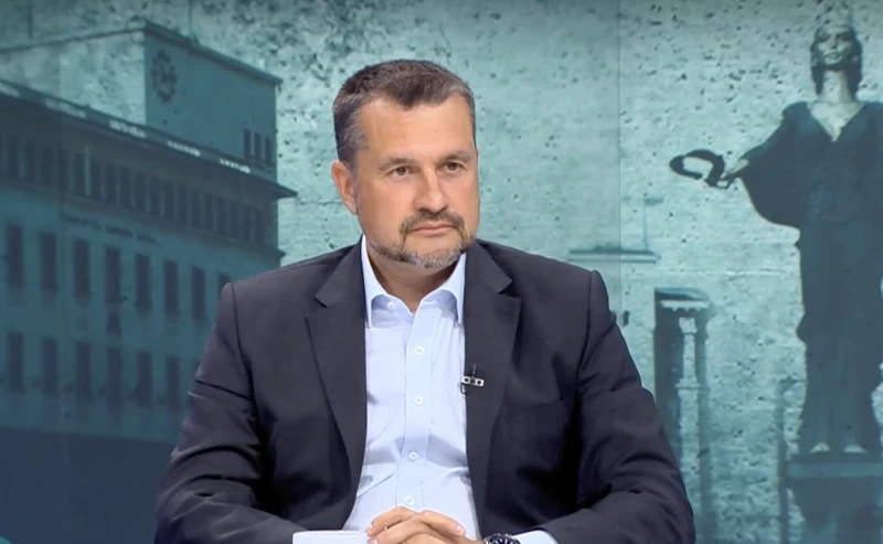 Политолог: Борисов и Радев вече не говорят един срещу друг, искат да ликвидират ПП