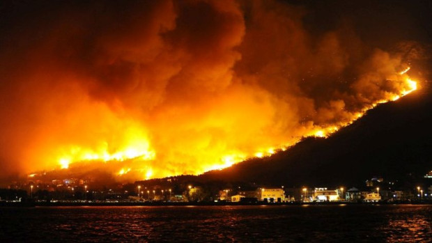 Към 23 юли 2023 г., продължават пожарите на територията на