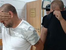 Скриха лицата си, но преди това набелязаха катализатора на Lexus