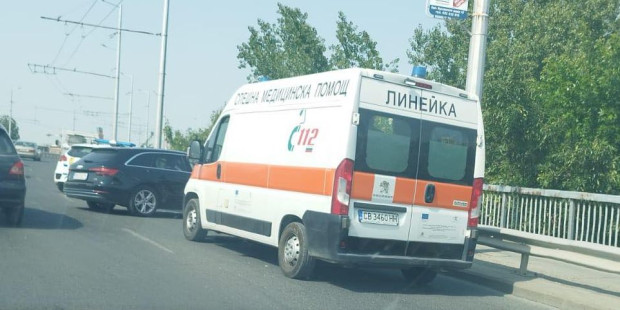 </TD
>Инцидент а автомобил е станал на надлез Родопи, разбра Plovdiv24.bg. Читател ни