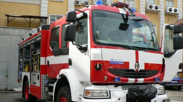 145 пожара само за денонощие са гасили пожарните екипи в