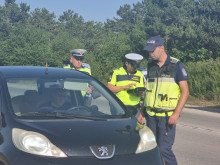 При спецоперация на полицията в Добрич са иззети дрехи от известни марки