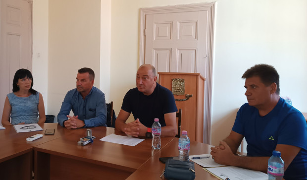 TD Частни охранителни фирми ще пазят училищата в Пловдив от разпространение