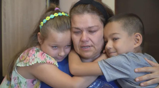 TD Зов за помощ от Пловдив Майка на 7 годишни близначета има