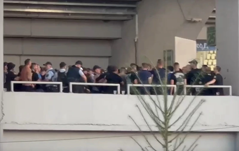 Албанци наръгаха фен на Левски в Скопие посред бял ден