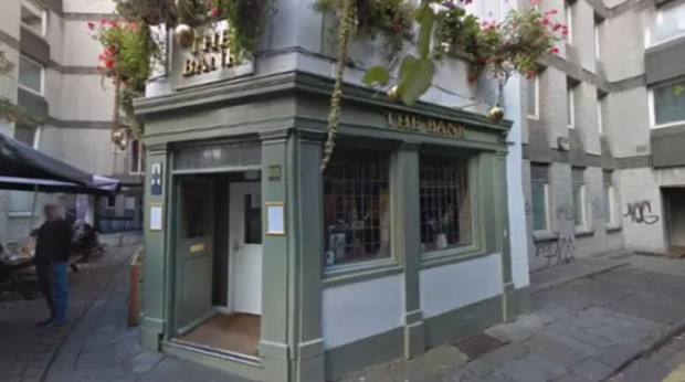 Невзрачен пъб в Англия беше обявен за най трудния ресторант в