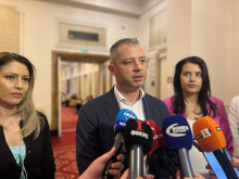 Добрев: Отново внесохме предложение за отнемане на дерогацията на "Лукойл"